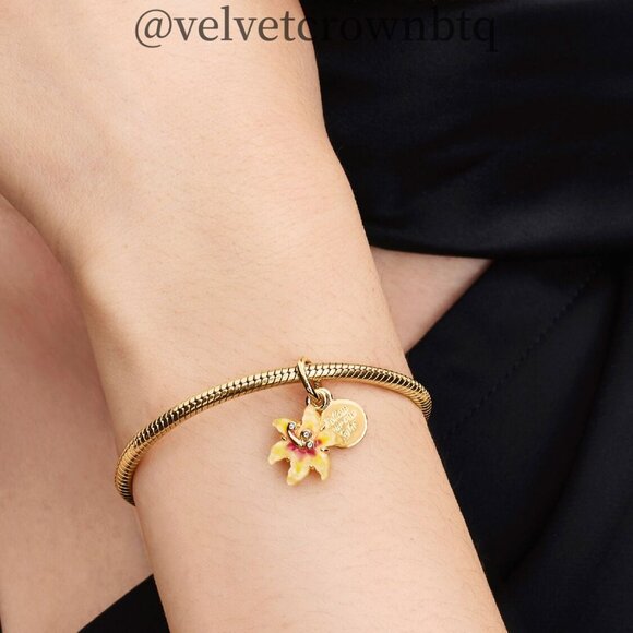 Pandora Disney Tangled Sundrop Flower Glow-in-the-dark Charm - Picture 4 of 5